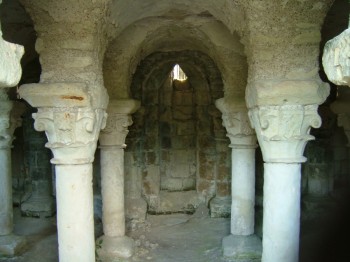 Crypte de l'ancienne abbatiale de Saint-Florent