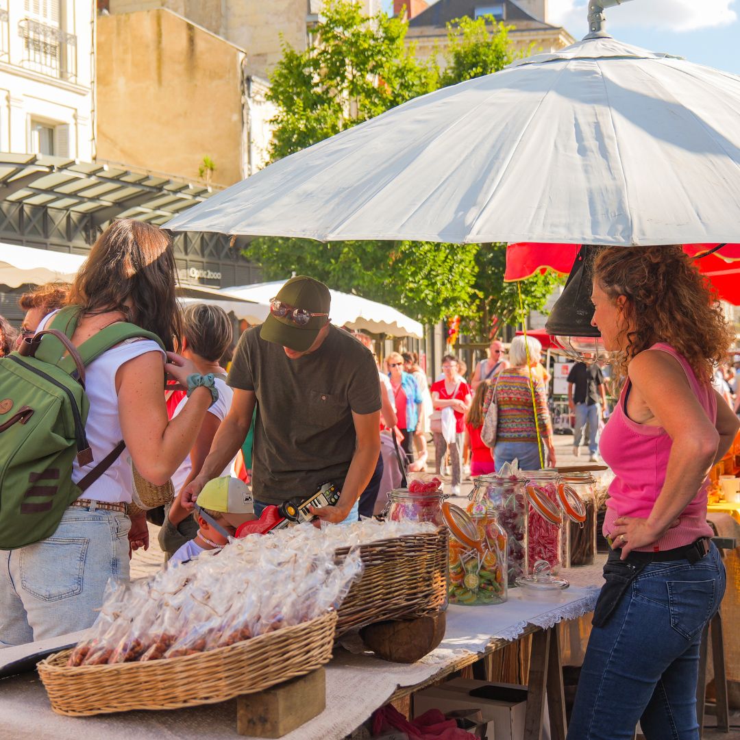 Participer aux marchés nocturnes !