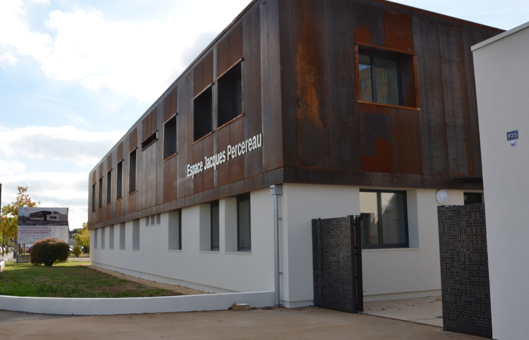 Espace Jacques Percereau Batiment