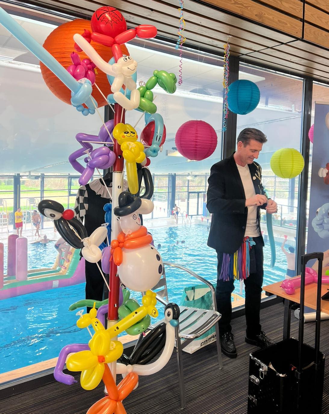 Sculptures sur ballons avec Ambiance Marina Animation