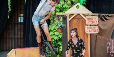 Deux acrobates s'invitent dans les Hauts-Quartiers pour un spectacle de cirque