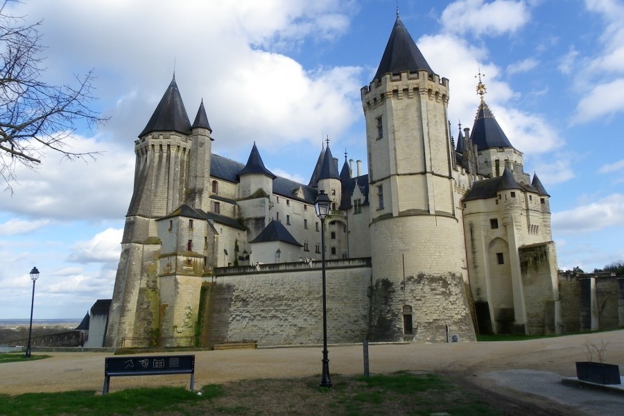 Suivez le guide pour découvrir les collections du château ! 