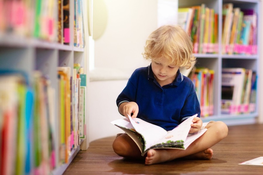 Appel &agrave; b&eacute;n&eacute;voles : accompagner les enfants par le langage et la lecture