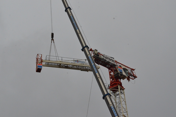 La grue quitte le théâtre de Saumur