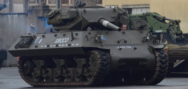 Un char américain de la Seconde Guerre mondiale au Salon du tourisme de Nantes
