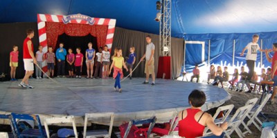 Une école du cirque investit le complexe sportif des Rives du Thouet