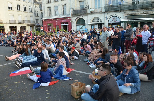 Le retour en images de Suisse-France place de la République