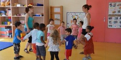 Voici venu le temps des rires et des chants à l'Île des enfants