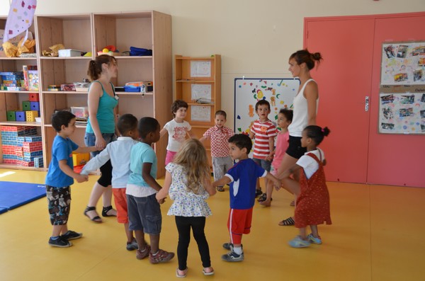 Voici venu le temps des rires et des chants à l'Île des enfants