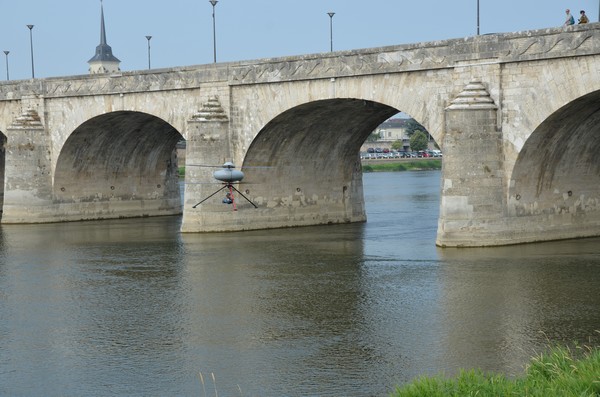 Un drone dans le ciel de Saumur ce matin