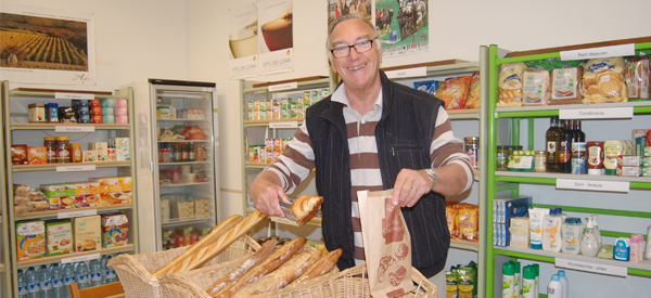 Le café-épicerie associatif de Dampierre-sur-Loire est ouvert pour sa première saison estivale