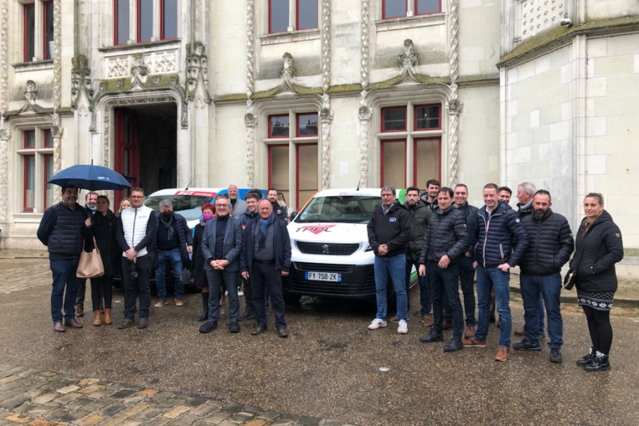 2 nouveaux minibus à disposition de la Ville de Saumur au profit des associations
