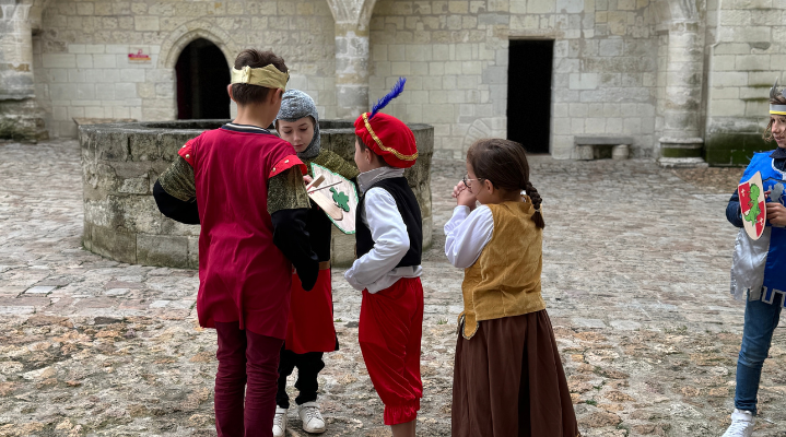 Au Château, les enfants sont rois : Pierre, papier, ciseaux !