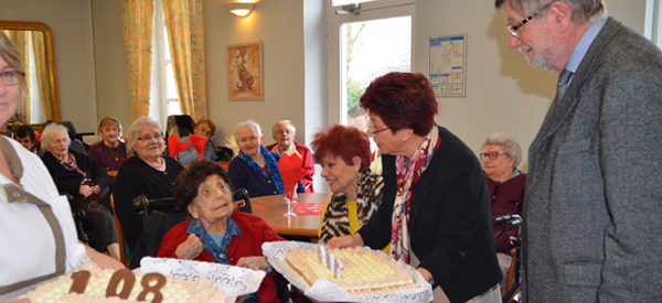 La doyenne de Saumur fête ses 108 ans à la Résidence La Sagesse