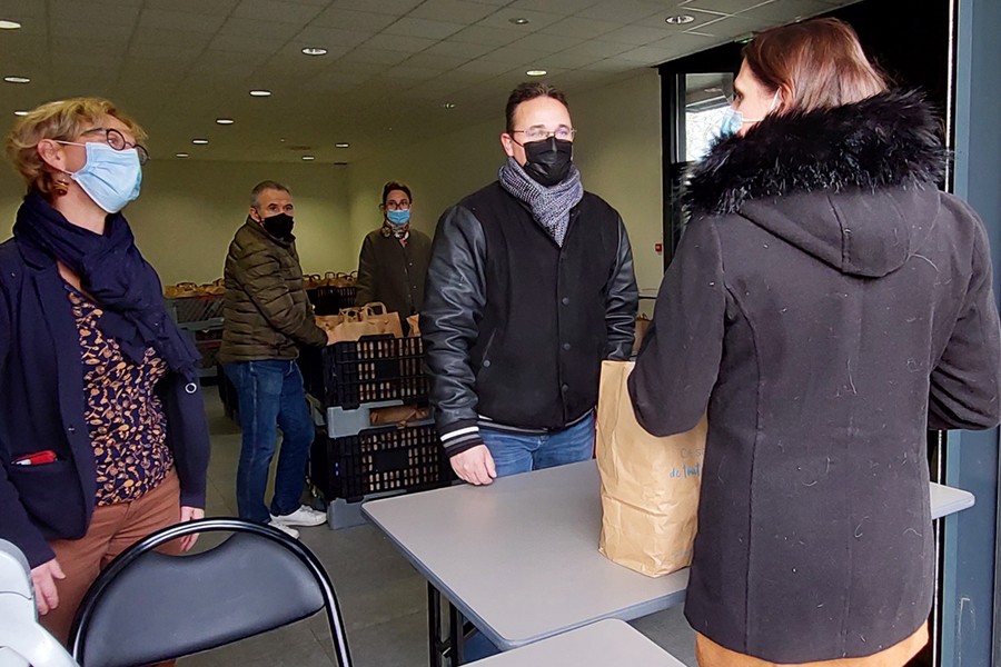 Les fêtes solidaires du CCAS : séance de cinéma et distribution de colis alimentaires