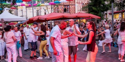 Vendredi 8 juillet, ambiance latino place Saint-Pierre