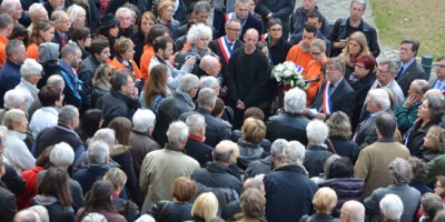 Une minute de silence pour rendre hommage aux victimes des attentats