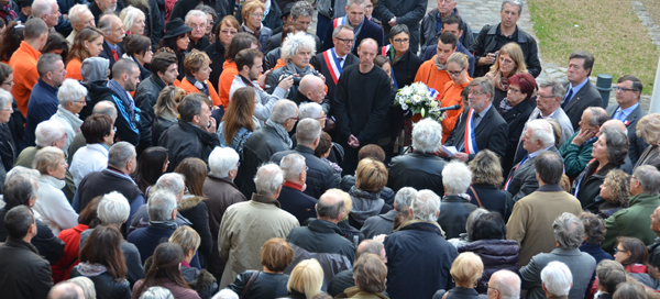 Une minute de silence pour rendre hommage aux victimes des attentats