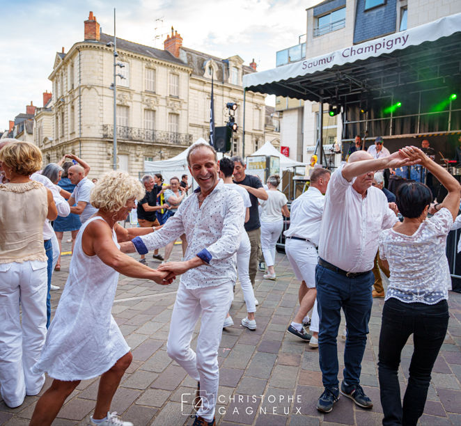 BAILA CONMIGO - Salsa & musique latine