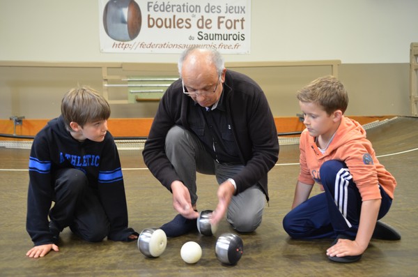Saumur a son cercle de boule de fort