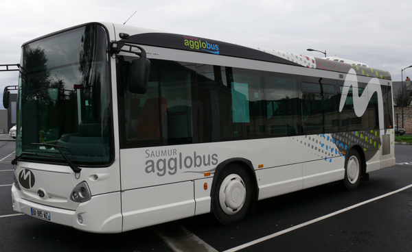 Un couloir de bus, pont Fouchard à Saumur