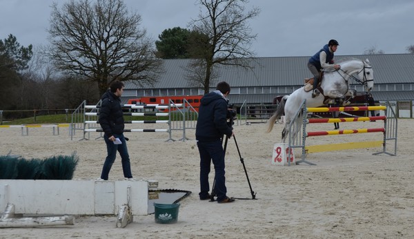 Les cavaliers des Jeux équestres mondiaux s'entraînent à Saumur