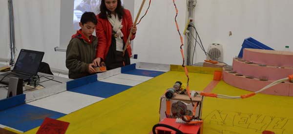 Les élèves Saumurois défendent leur robot