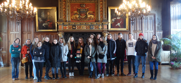 15 jeunes étrangers reçus à la Mairie