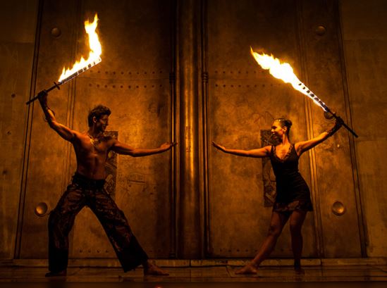 Caldera de la Compagnie Fusion Arts : spectacle de feu