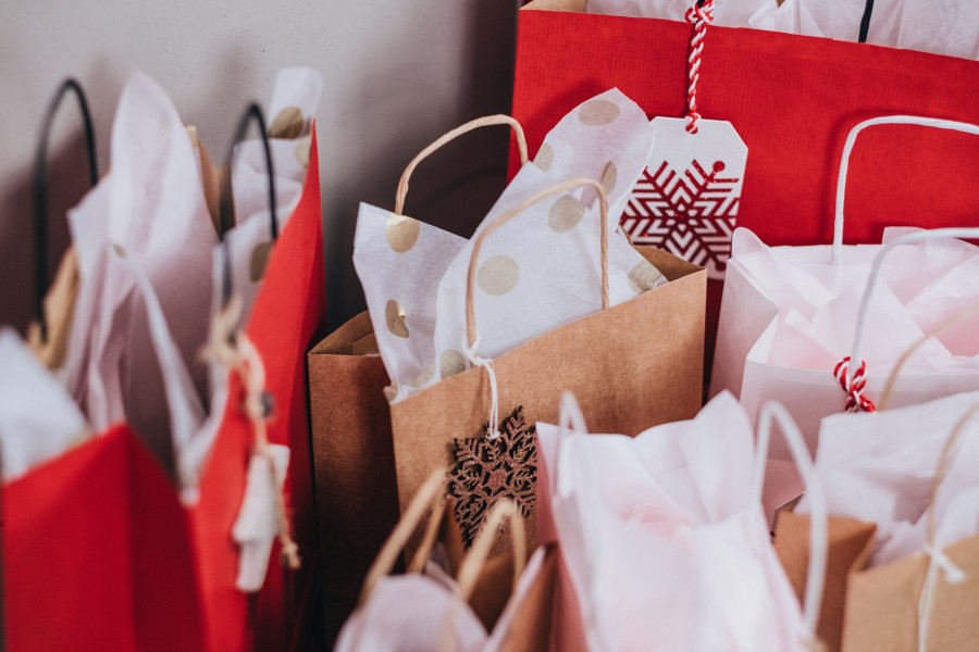 Pour un Noël plus responsable, pensons à trier nos emballages et papiers cadeaux après les fêtes !