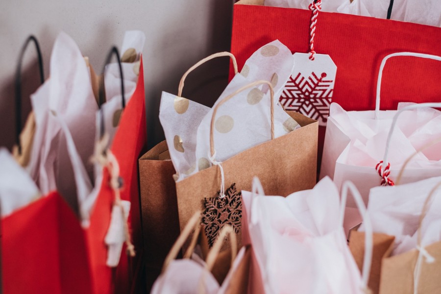 Pour un Noël plus responsable, pensons à trier nos emballages et papiers cadeaux après les fêtes !