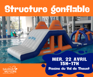 Structure gonflable &agrave; la piscine du Val de Thouet