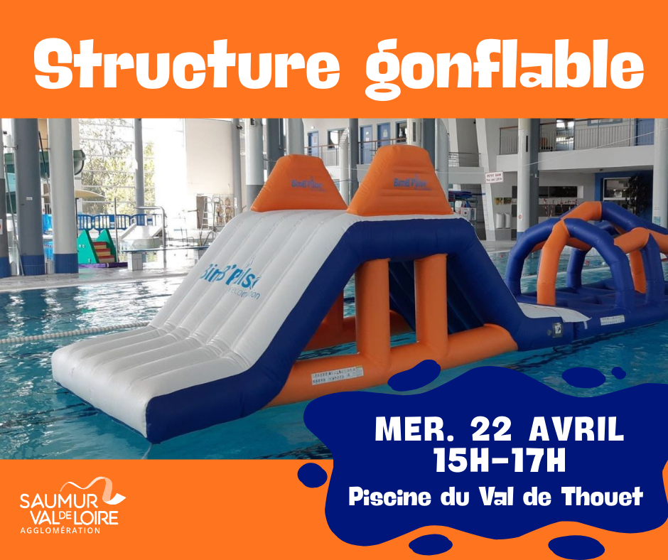 Structure gonflable &agrave; la piscine du Val de Thouet