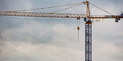 Démontage d’une grue sur le chantier du Casino