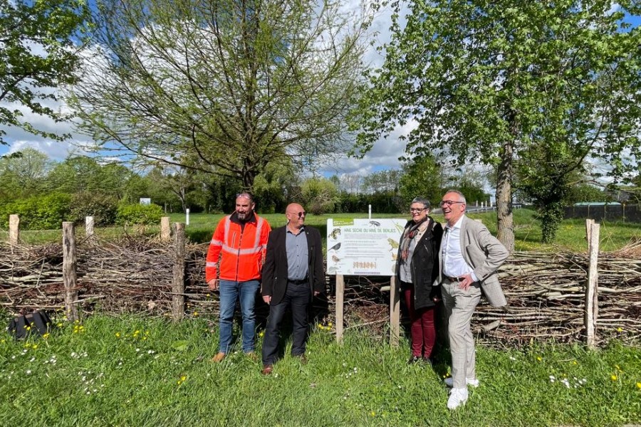 La Ville de Saumur expérimente sa première haie sèche à Saint-Lambert-des-Levées