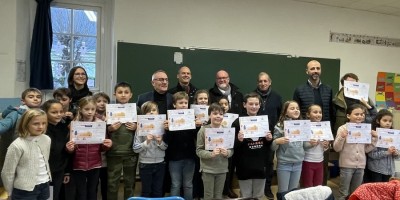 Savoir rouler à Vélo : remise de diplôme pour des élèves saumurois