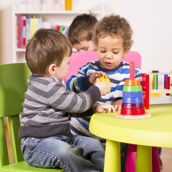 Il me suit partout ! Prochain thème des rencontres de parents