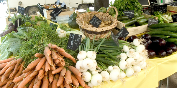 Réouverture du marché place Saint-Pierre à Saumur