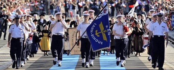 Le bagad de Lann-Bihoué invité d'honneur du Festival des musiques militaires