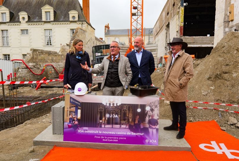 Casino de Saumur : pose de la première pierre