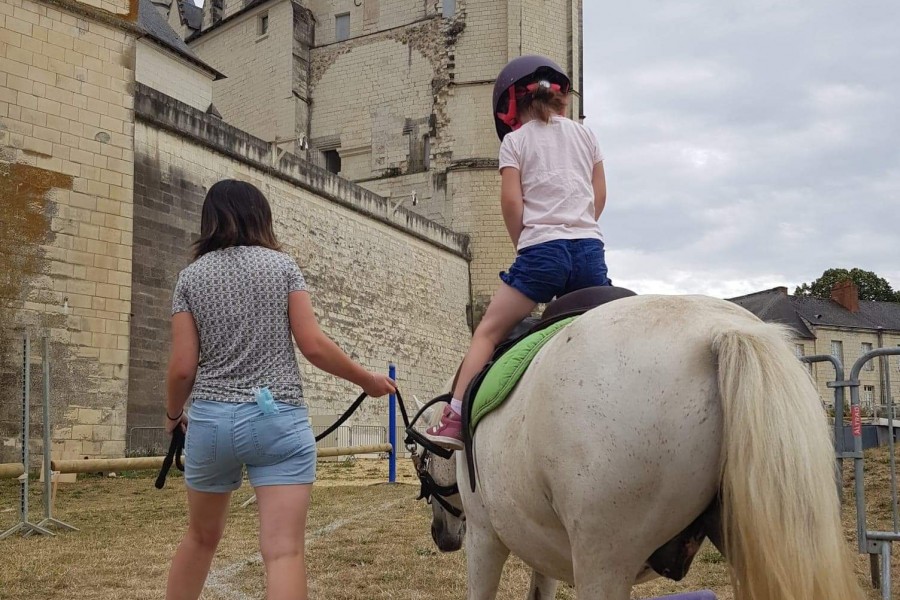 Le poney club éphémère est de retour au Château de Saumur
