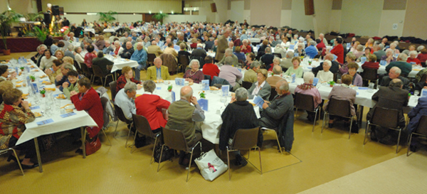 73 ans et plus, inscrivez-vous au repas des seniors