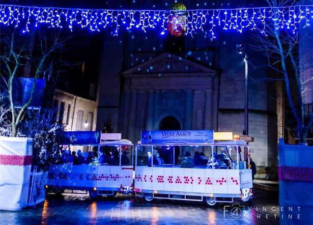 Le Saumur Express : balades nocturnes en Petit Train en présence du Père Noël