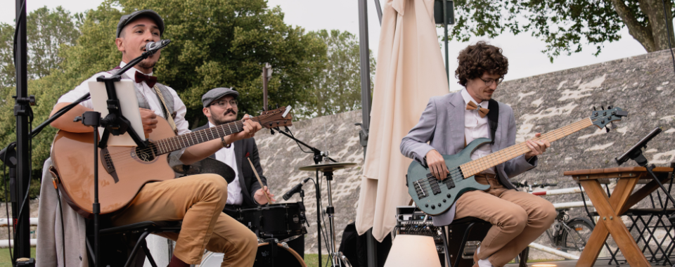 CONCERT : STRUM COVER BAND